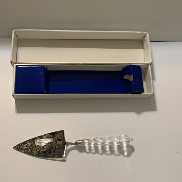 Mikasa Cake Server like New in Box - Picture 4 of 6